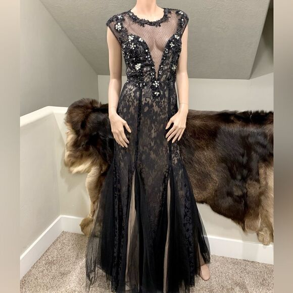 Custom Elegant and Sexy Floral Lace With Beads & Sequins Mermaid Gown - Picture 5 of 16